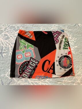 Fashion Nova woman size large US 8-10 pullover elastic waist mini skirt